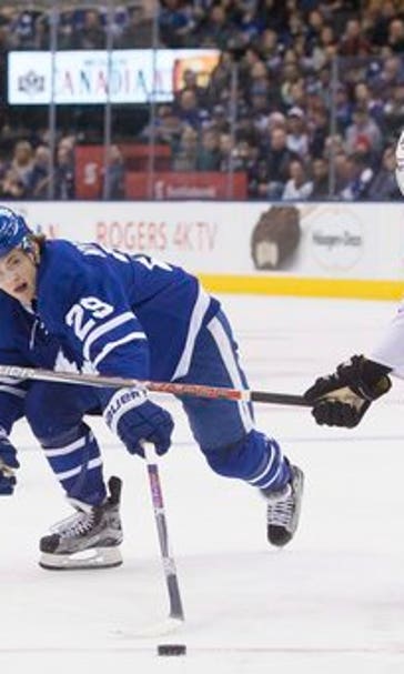 Varlamov stops 51 shots, Avs bounce back to beat Leafs 3-1